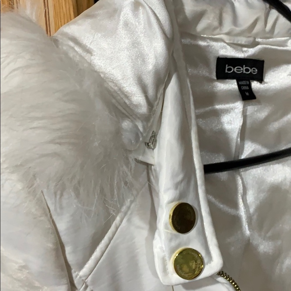 💕Beautiful satin white Bebe winter puffer 💕 - Picture 5 of 5